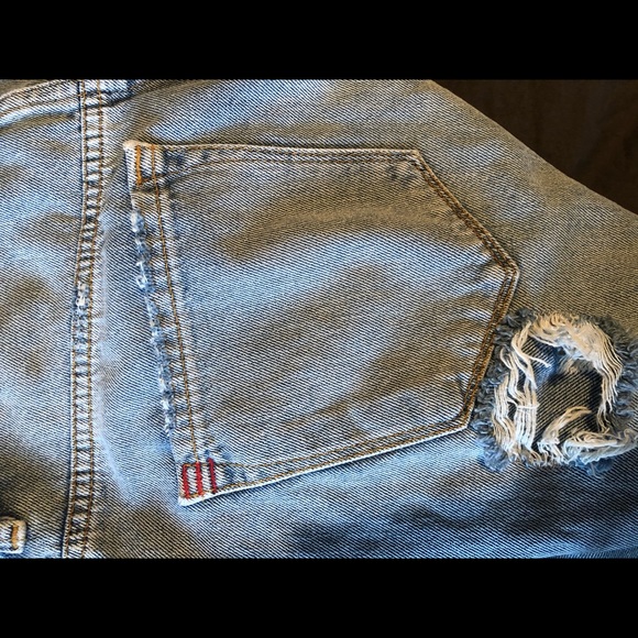 High rise, mom jeans Urban Outfitters